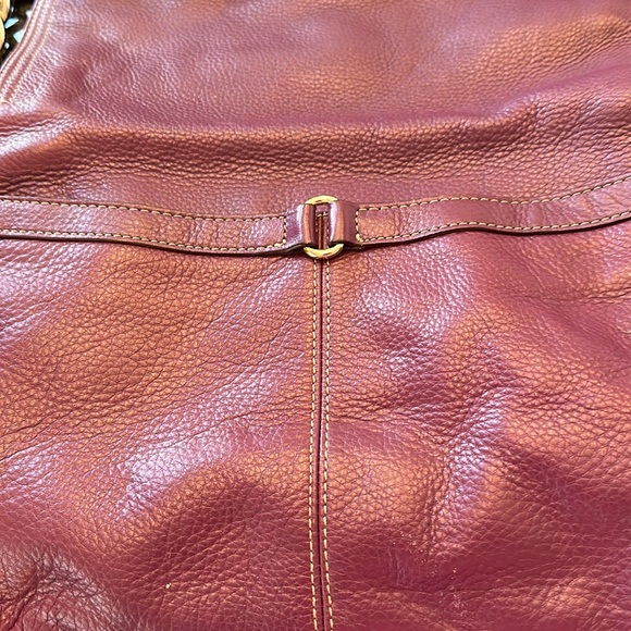 Isaac mizrahi live leather shoulder bag with gold chain - Picture 4 of 4